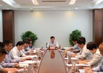 卞建军主持召开十二届县委第六十次常委会