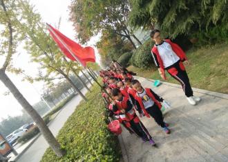 “感恩重阳　老幼同乐”——祥和水晶幼儿园，师幼走进社区送欢乐
