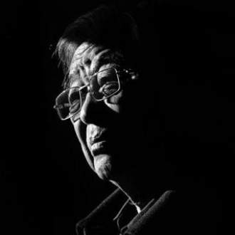 《褚时健传》：商界传奇离世　唯留满园果香