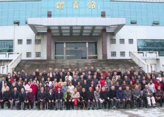 庆国庆度重阳——钟吾初中邀请退休教师叙情往昔　共话学校发展