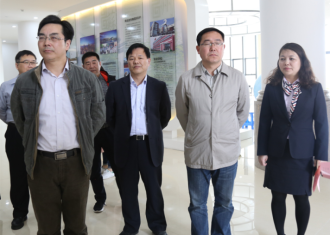 中加师生欢聚宿外　齐声共谱友谊之歌　——记加拿大渥太华AY杰克逊中学师生来访