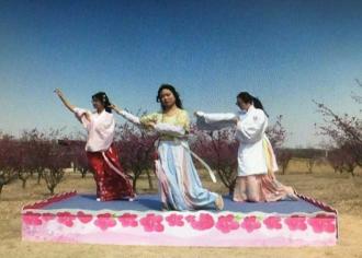 【视频】约会春天：三台山梅园一群汉服美女翩翩起舞……