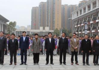 市钟吾初中（江苏省宿迁中学初中部）隆重举行周宣德校长铜像揭幕仪式